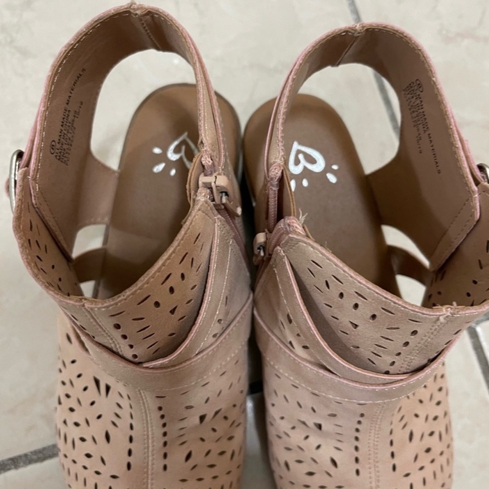 🌺 JUSTICE GIRLS SHOES - Picture 3 of 4